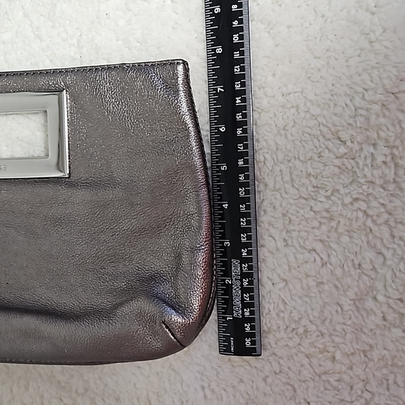 Michael Kors Berkley Clutch - silver - Picture 9 of 9